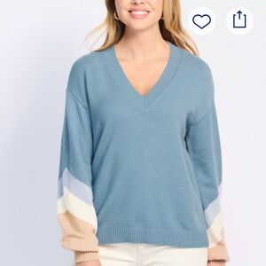 Elegant V-Neck Sweater in Blue and Cream